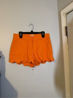 crown & ivy Orange Scallop-Hem High-Waist Shorts